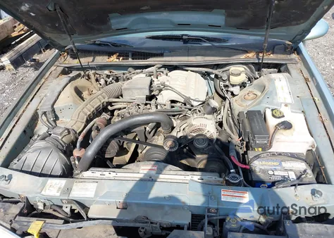 1997 Ford Thunderbird Lx z USA, uszkodzony, nr VIN 1FALP6245VH149448